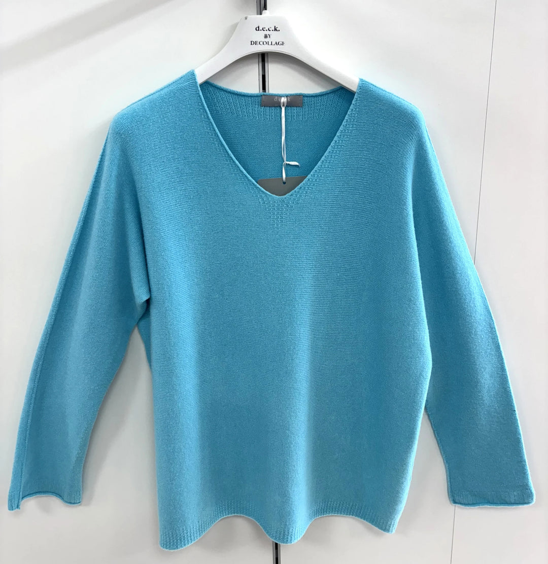 Decollage Turquoise V-Neck Boyfriend Knit