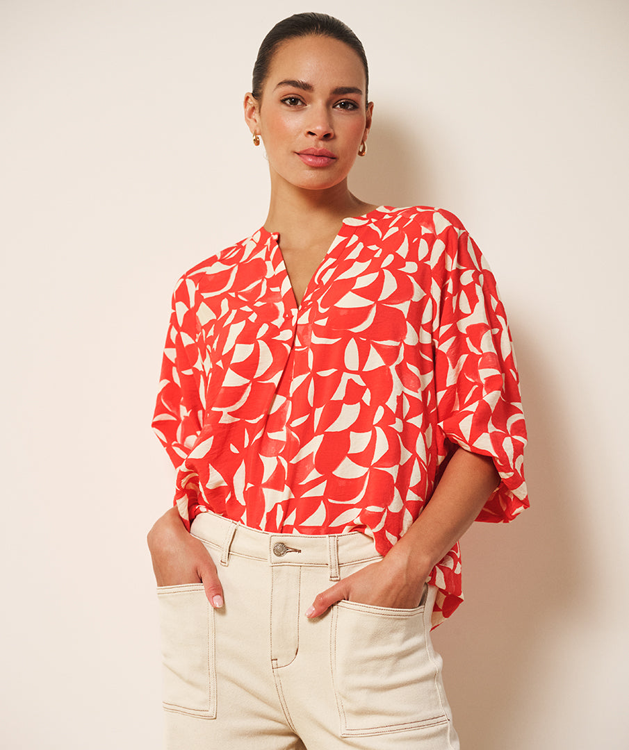 EsQualo Geometric Print V-Neck Blouse